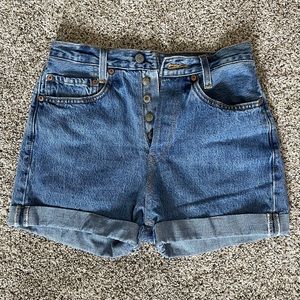Levi’s Women’s High-Rise Jean Shorts W36 L29